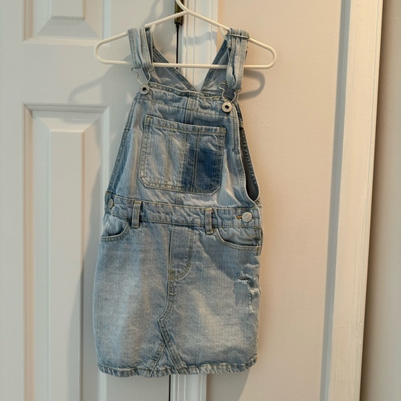 OshKosh B’gosh Overalls Skirt Denim Size 5 - Picture 1 of 3